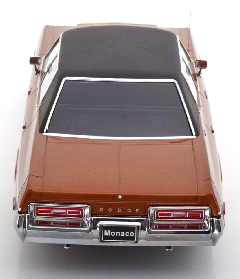 KK SCALE DODGE MONACO 1974 1:18 (181123)