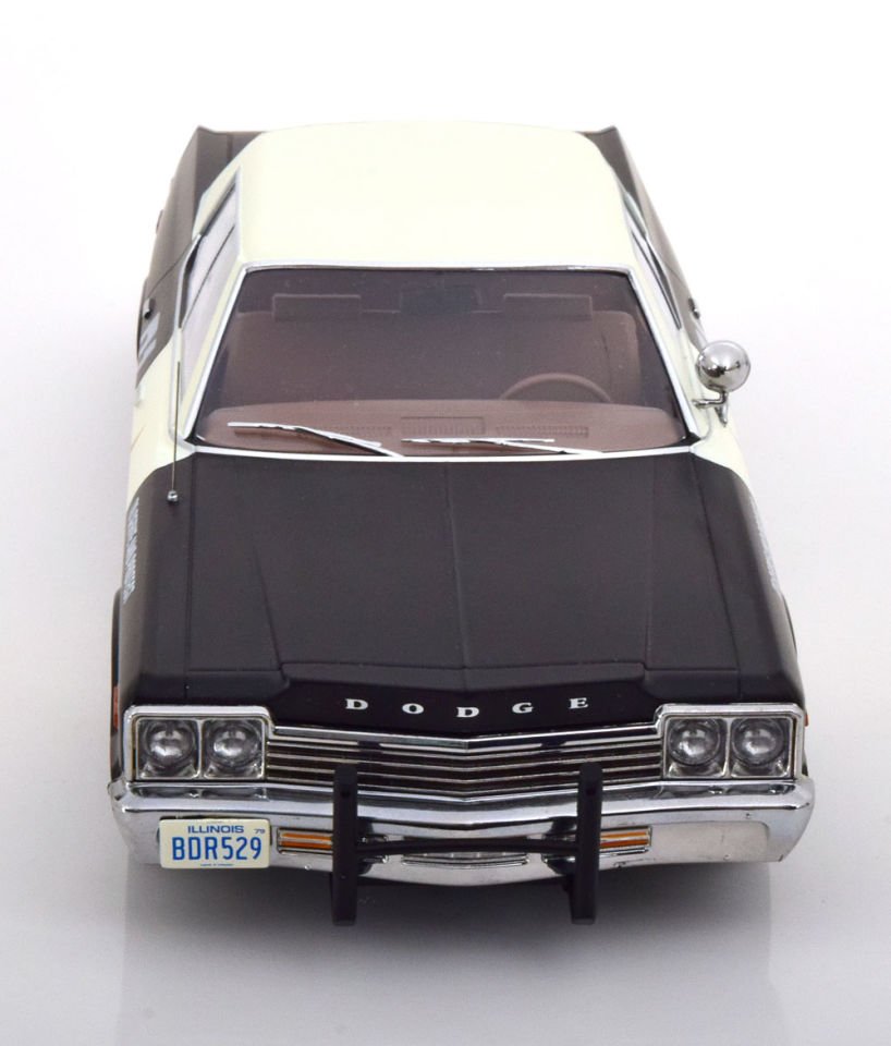 KK SCALE DODGE MONACO 1974 1:18