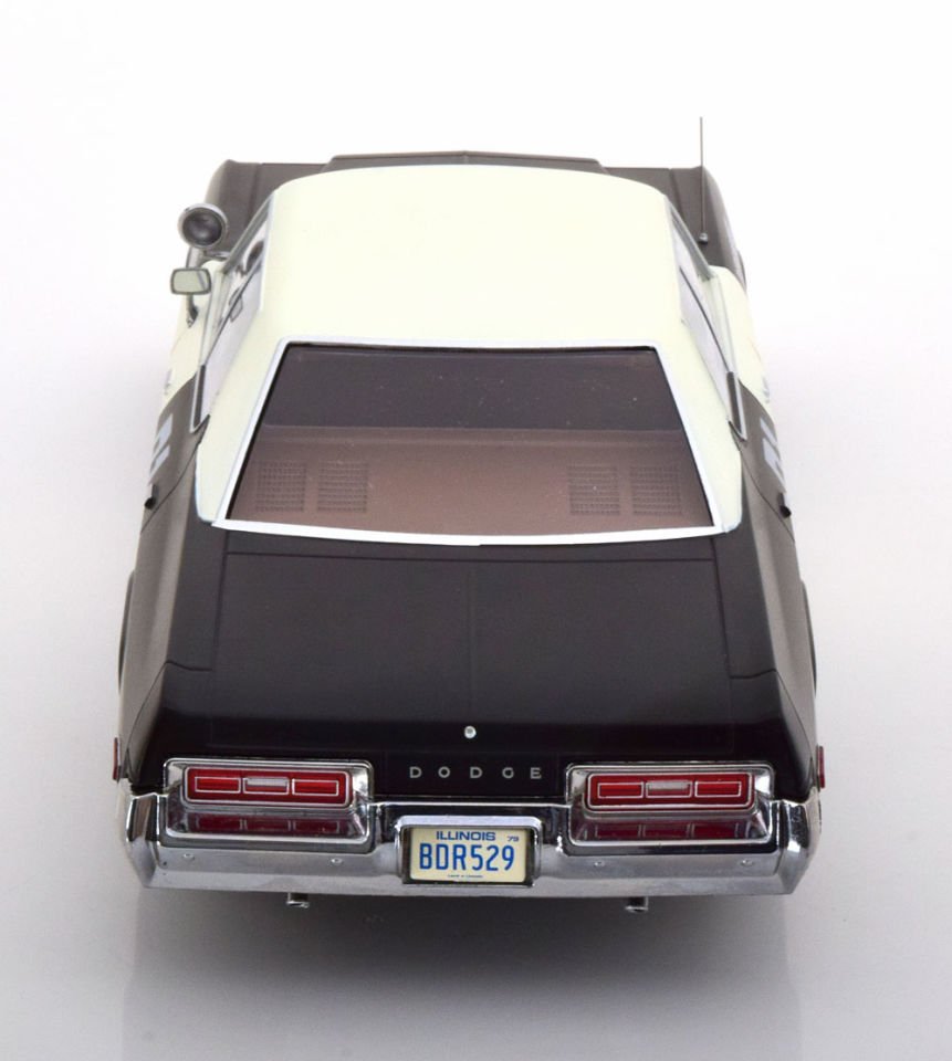 KK SCALE DODGE MONACO 1974 1:18