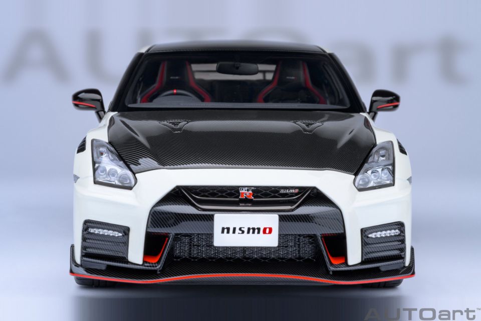 AUTOART NISSAN GT-R (R35) NISMO (77501) 1:18