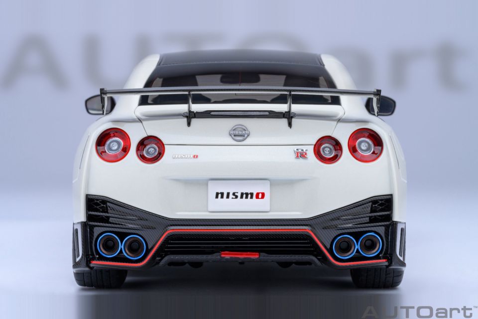 AUTOART NISSAN GT-R (R35) NISMO (77501) 1:18