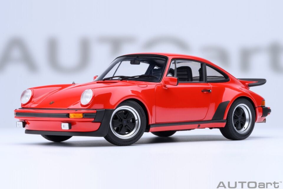 1:18 1/18 Porsche 911 (930) Turbo 3.0 (guards red)