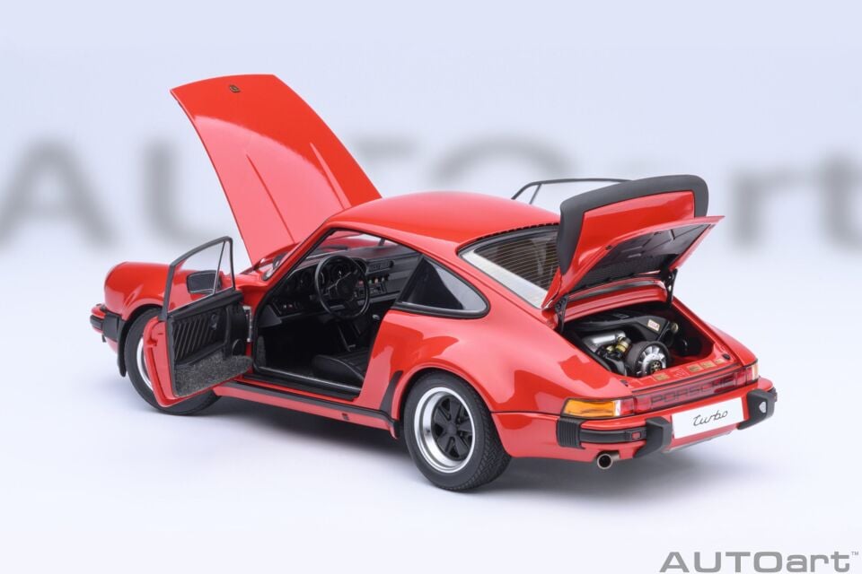 1:18 1/18 Porsche 911 (930) Turbo 3.0 (guards red)
