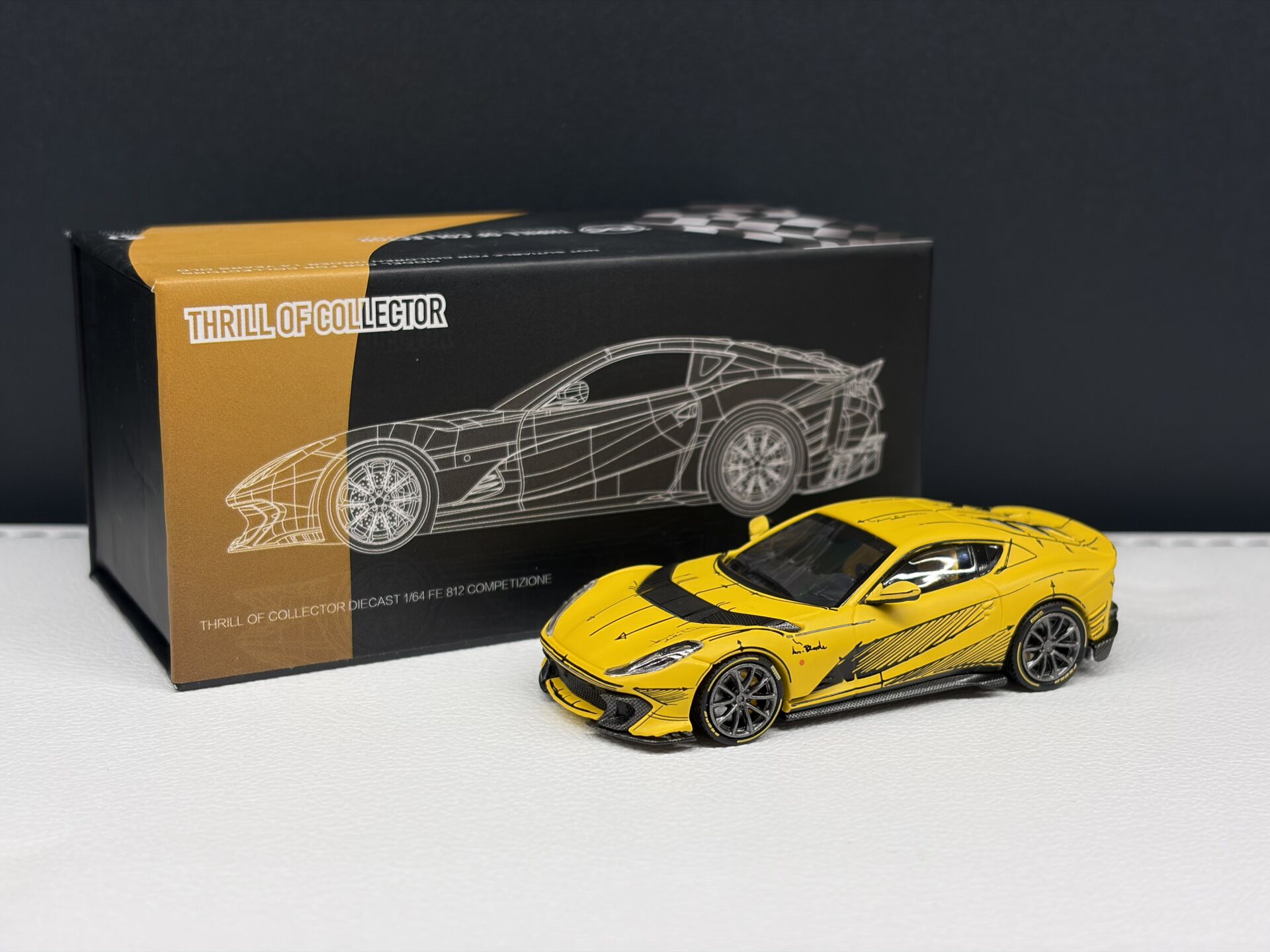 TOC MODELS FERRARİ 812 COMPETIZIONE MATT BIALLO TRIPLO STRATO OPACO 1:64