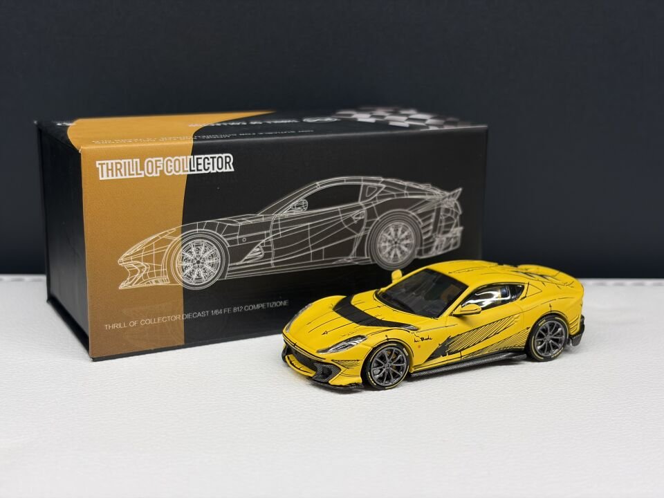 TOC MODELS FERRARİ 812 COMPETIZIONE MATT BIALLO TRIPLO STRATO OPACO 1:64