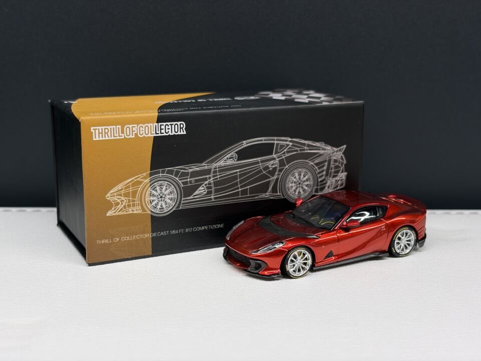 TOC MODELS FERRARİ 812 COMPETIZIONE ROSSO FUOCCO 1:64