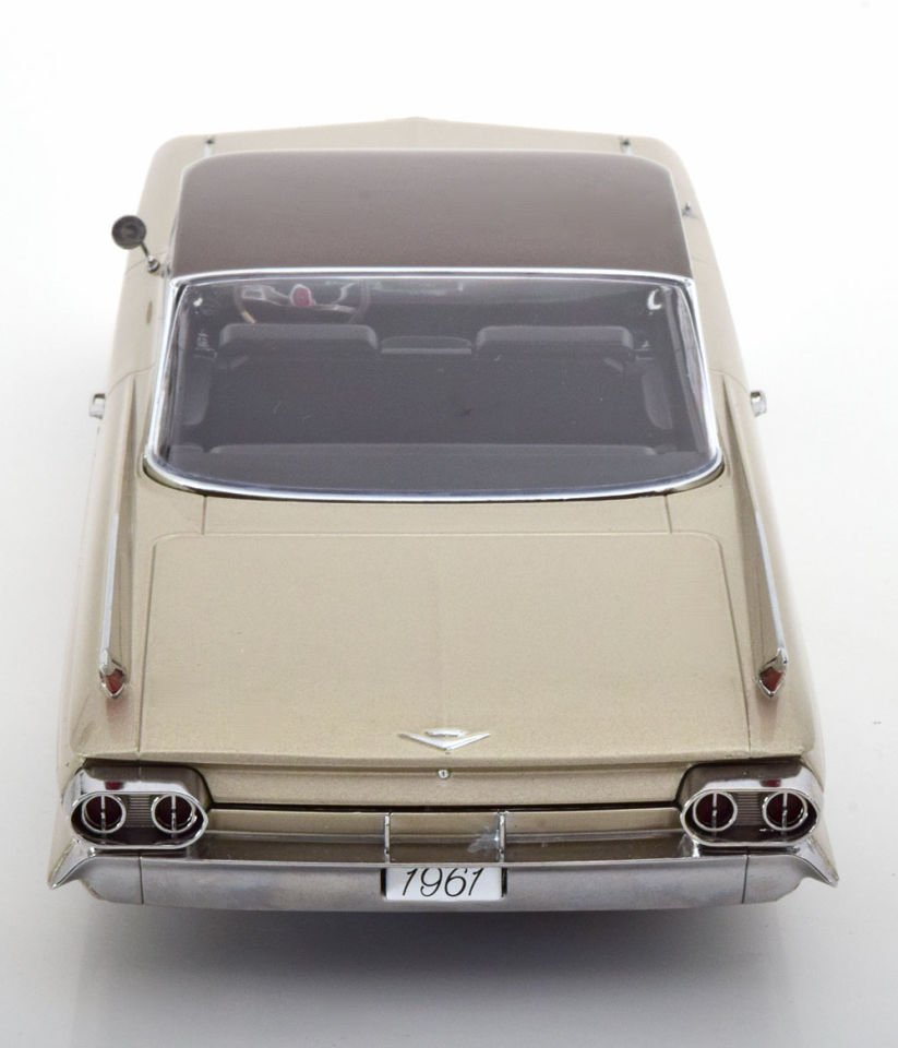KK SCALE CADILLAC SERIES 62 COUPE DE VILLE 1961 1:18 (181252)