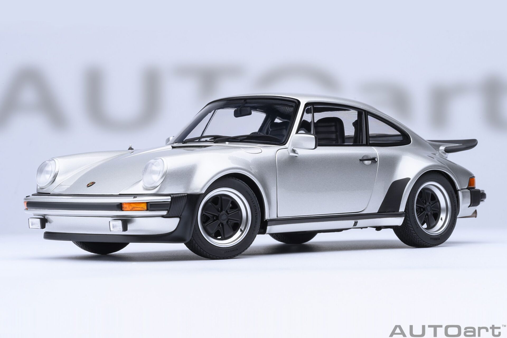 1:18  Porsche 911 (930) Turbo 3.0 Silver metalic