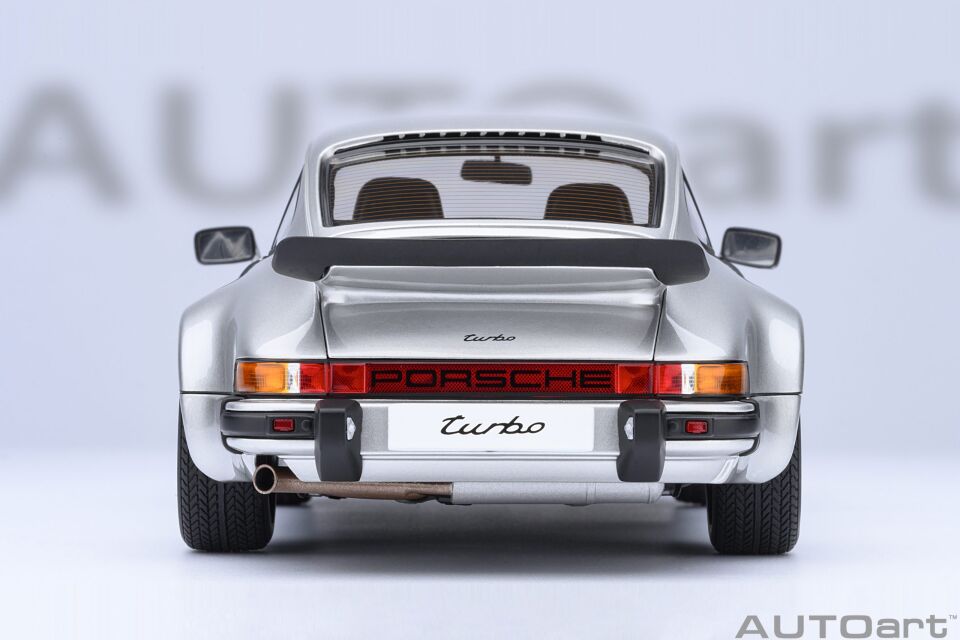 1:18  Porsche 911 (930) Turbo 3.0 Silver metalic