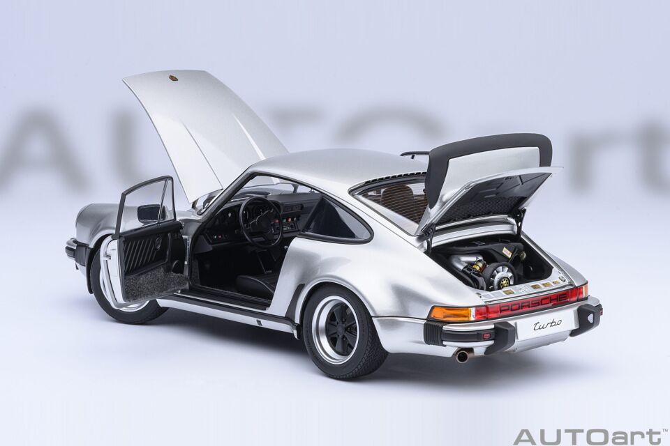 1:18  Porsche 911 (930) Turbo 3.0 Silver metalic