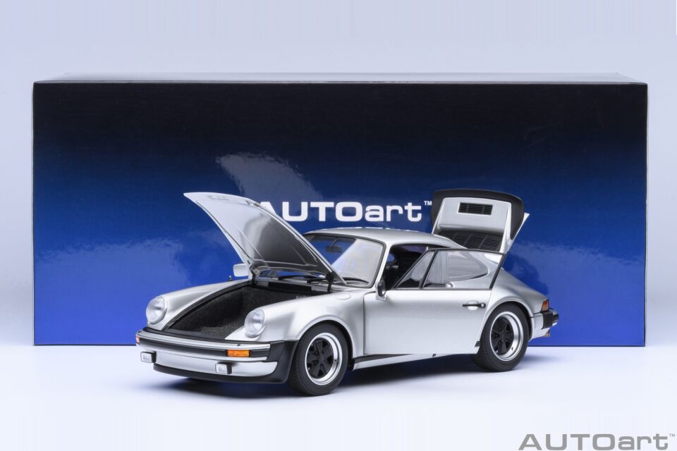 1:18  Porsche 911 (930) Turbo 3.0 Silver metalic