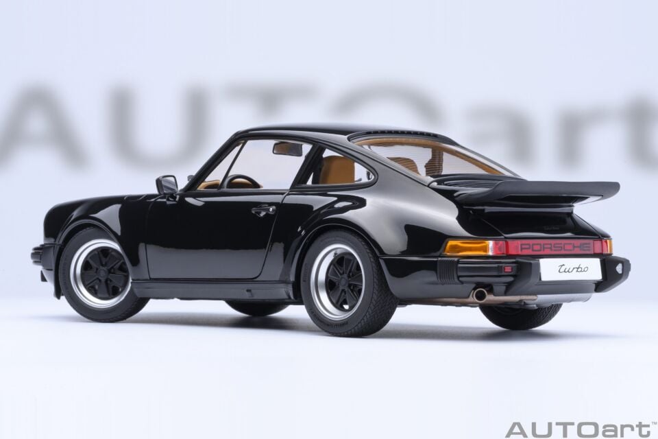 1:18  Porsche 911 (930) Turbo 3.0 Black