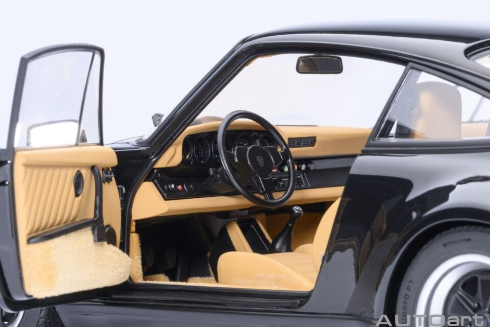 1:18  Porsche 911 (930) Turbo 3.0 Black