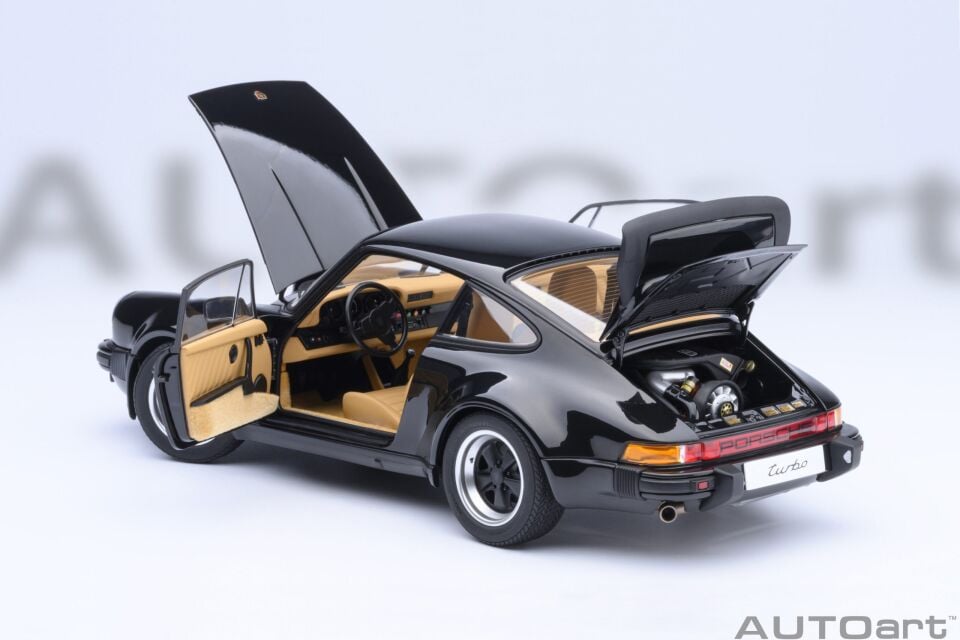1:18  Porsche 911 (930) Turbo 3.0 Black
