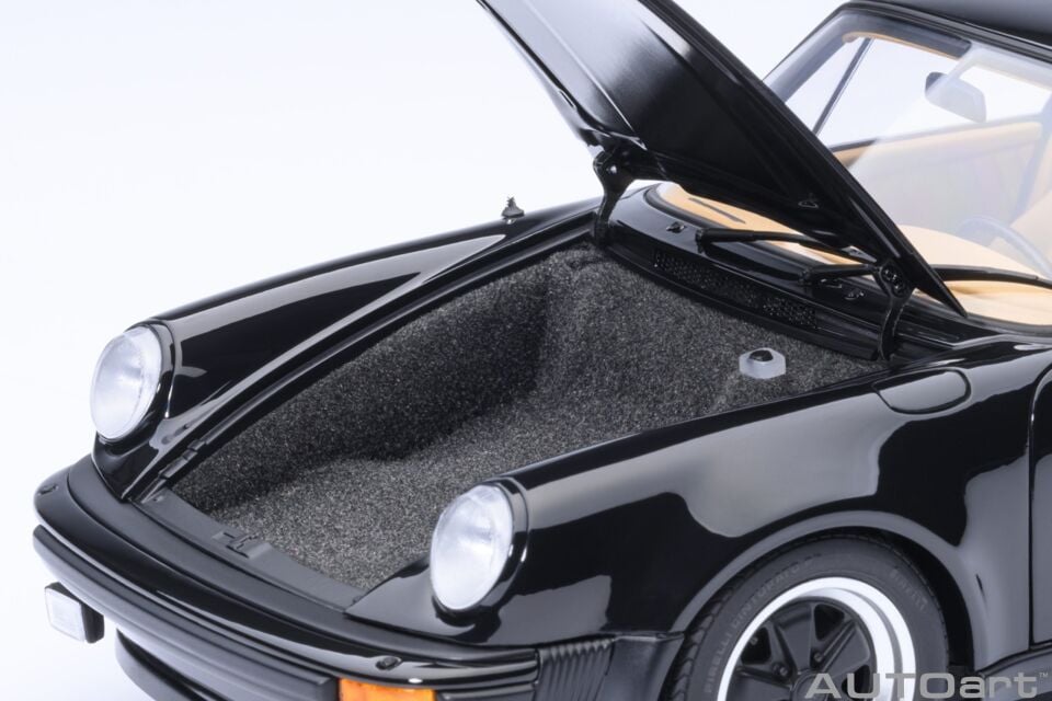 1:18  Porsche 911 (930) Turbo 3.0 Black