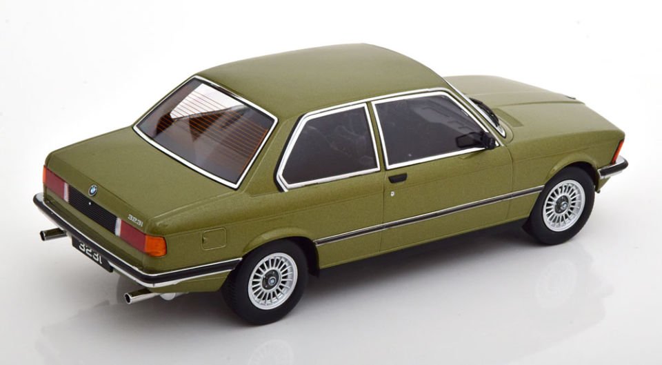KK SCALE BMW 323İ E21 1978 1:18 (180654)