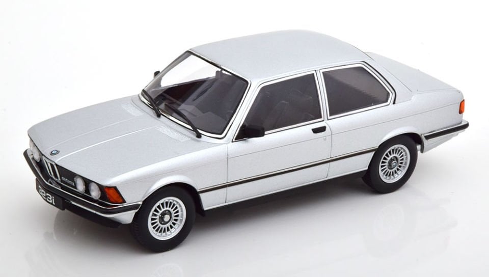 KK SCALE BMW 323 E21 1978 1:18 (180653)