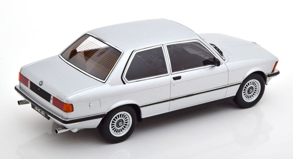 KK SCALE BMW 323 E21 1978 1:18 (180653)
