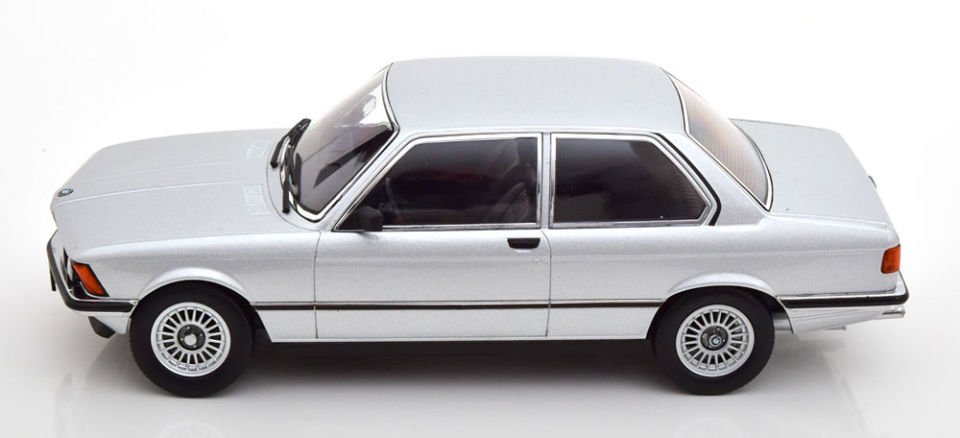 KK SCALE BMW 323 E21 1978 1:18 (180653)