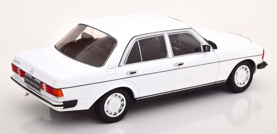 KK SCALE MERCEDES BENZ 230 E W123 1975 1:18 (180351)