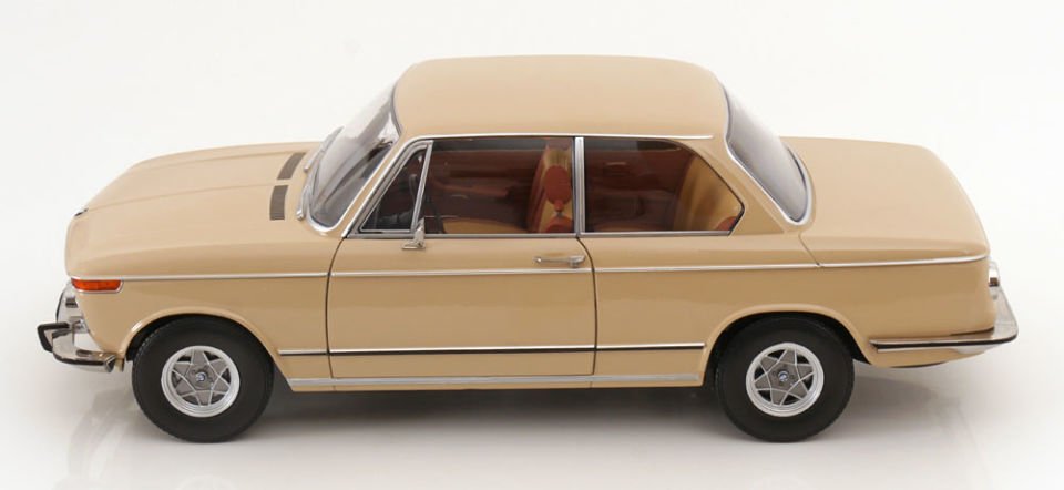 KK SCALE BMW 1802 1.SERIES 1967 1:12
