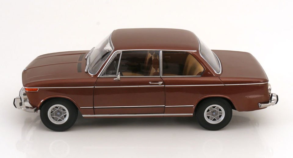 KK SCALE BMW 1802 1.SERIES 1967 1:12