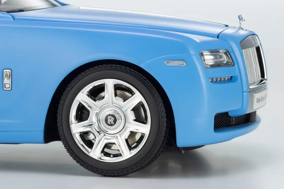 KYOSHO ROLLS ROYCE GHOST LIGTH BLUE 1:18 (MH026CG)