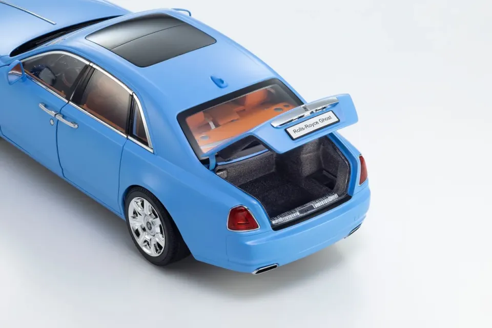 KYOSHO ROLLS ROYCE GHOST LIGTH BLUE 1:18 (MH026CG)