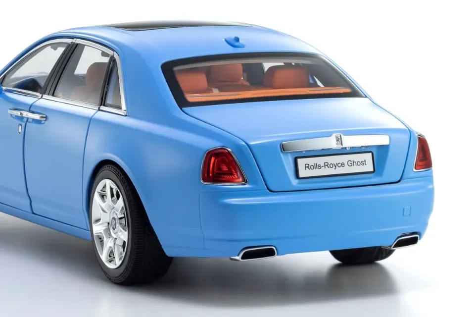 KYOSHO ROLLS ROYCE GHOST LIGTH BLUE 1:18 (MH026CG)