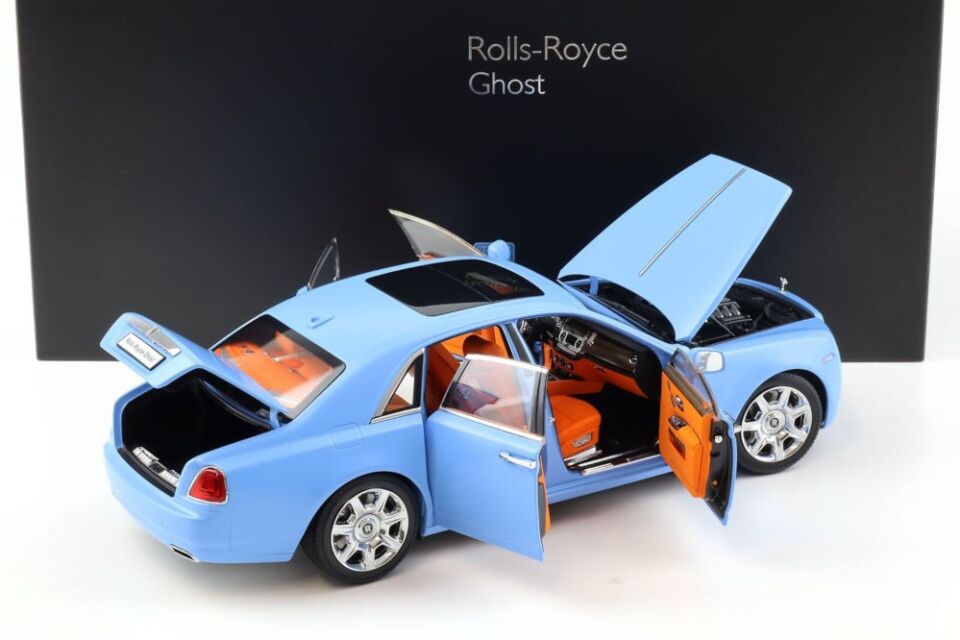 KYOSHO ROLLS ROYCE GHOST LIGTH BLUE 1:18 (MH026CG)