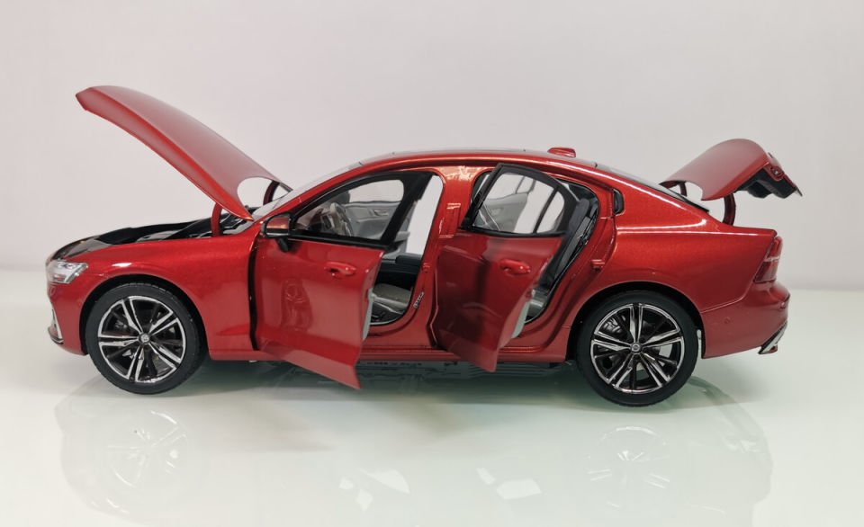 VOLVO S60 METALLIC RED 1:18 (9430993)