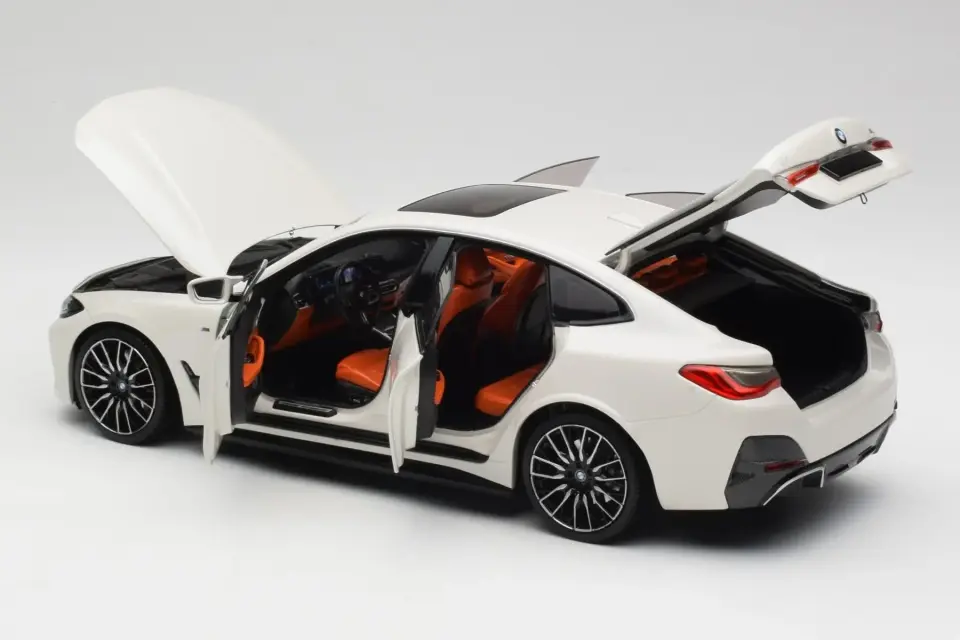 MINICHAMPS BMW İ4 M50 2022 1:18 (97101838)
