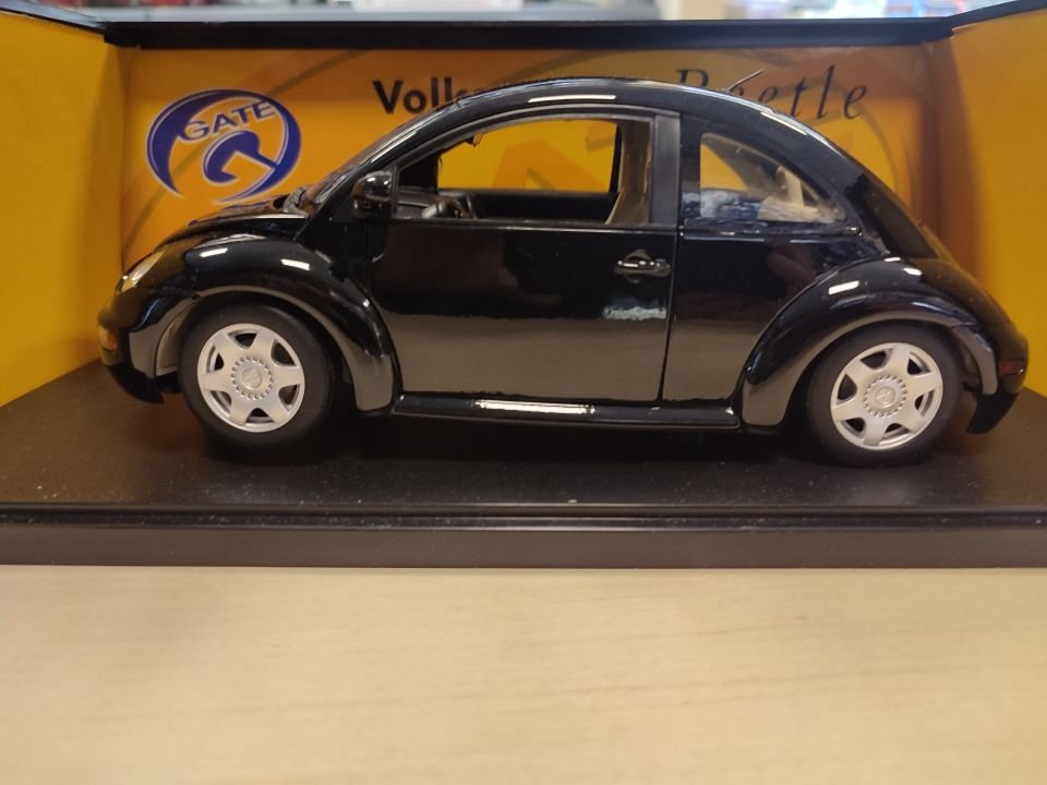 GATEWAY VOLKSWAGEN NEW BEETLE COUPE 98 BLACK 1:18 (4/012138)