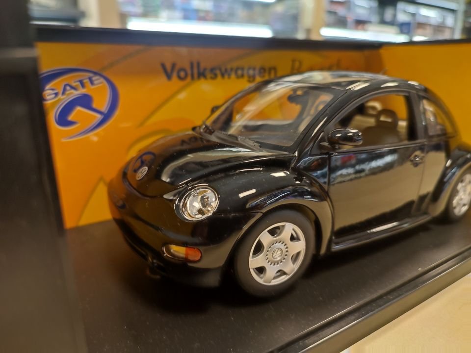 GATEWAY VOLKSWAGEN NEW BEETLE COUPE 98 BLACK 1:18 (4/012138)
