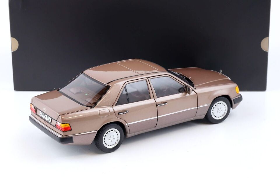 NOREV MERCEDES-BENZ 230 E W 124 1:18