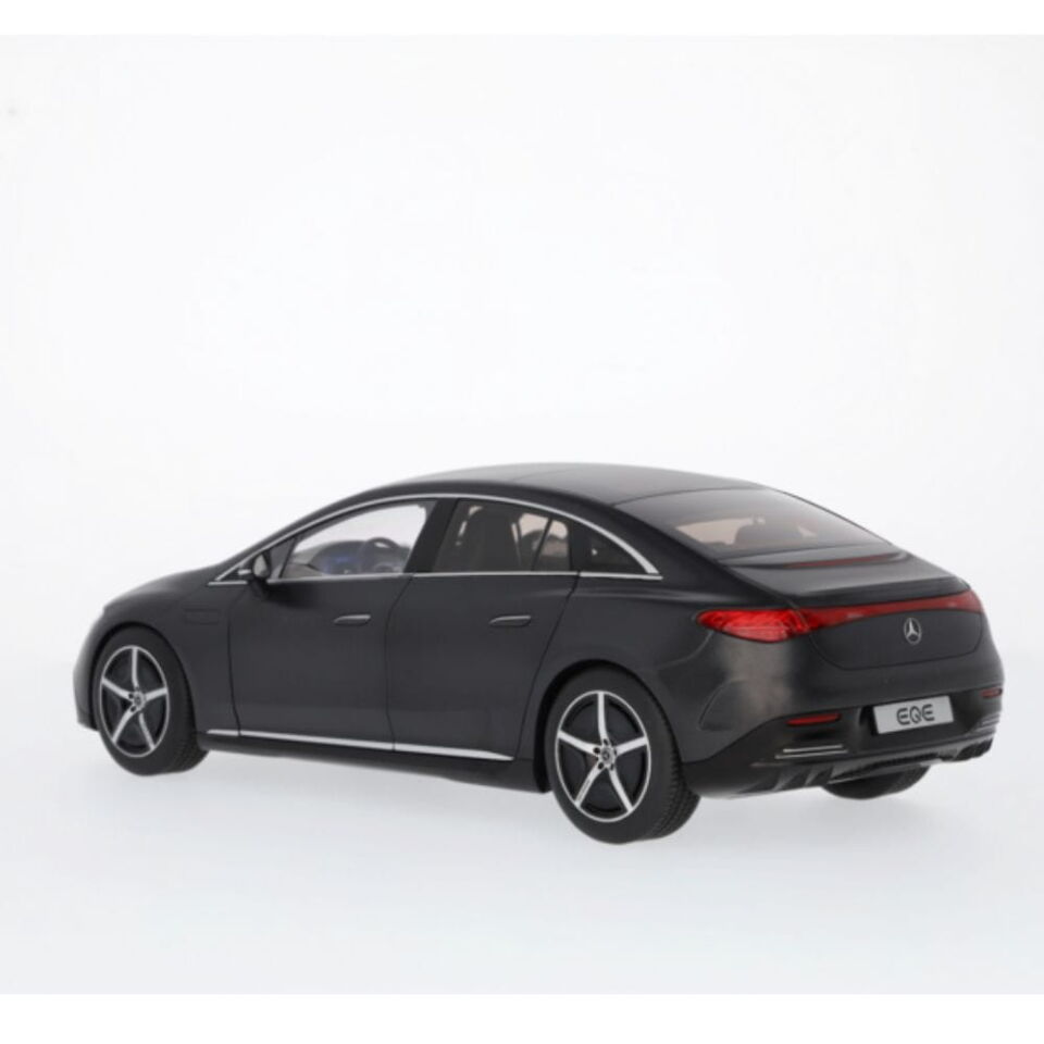 NZG MERCEDES-BENZ EQE 1:18