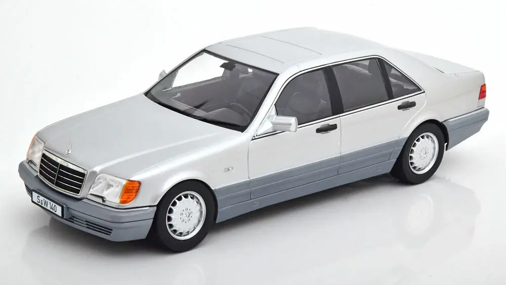 ISCALE MERCEDES-BENZ 500 S (W140) 1:18 (18000000046)