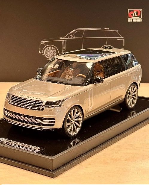 LCD MODELS LAND ROVER RANGE ROVER AUTOBIOGRAPY CHAMPAGNE GOLD 1:18 (MH026CG)