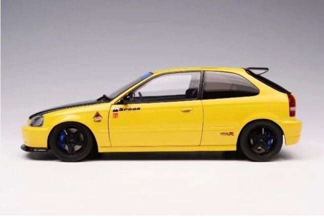 MOTORHELIX HONDA CIVIC TYPE R (EK9) 1:18 (M85016)